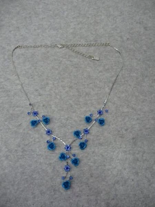Christina Collection Silberfarbene Blaue Rosen Blau Kristall Strass Y Halskette - Bild 1 von 5