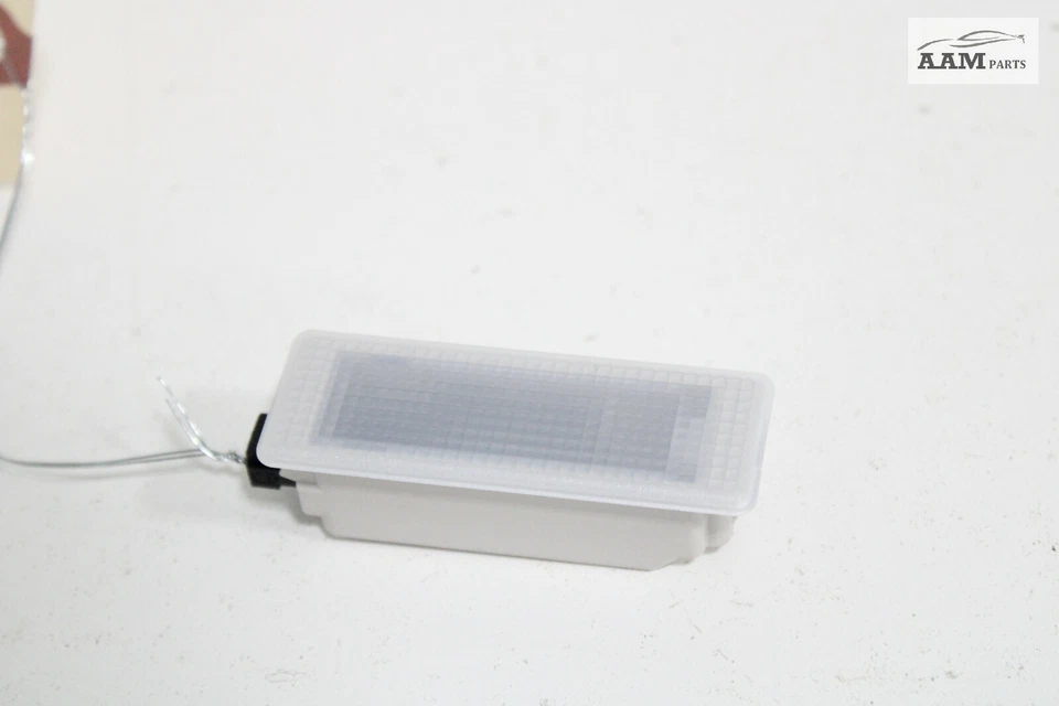 BMW 335I XDRIVE 328I F30 2011-2018 luz de puerta del lado del pasajero delantero derecho OEM Foto 1 de 4