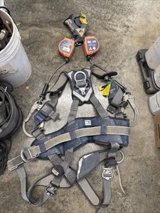 Arnés de seguridad 3M DBI-SALA ExoFit NEX con doble línea de vida autorretráctil talla L - Imagen 1 de 9