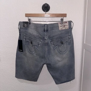 True Religion Light Breezy Wash Ricky SN Flap Shorts - Size 36 - Picture 1 of 3