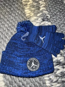NWT Jordan 2 Piece Beanie And Glove Set Boy’s Sz 8/20 Blue Black $30 - Picture 1 of 2