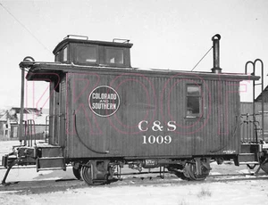 Colorado & Southern (C&S) Caboose 1009 at Leadville im Jahr 1935 - 8x10 Foto - Bild 1 von 1