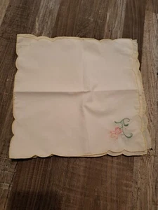 Set of 6 Embroidered Table Napkins Scalloped Edge In Yellow With Pink Tulip - Picture 1 of 4