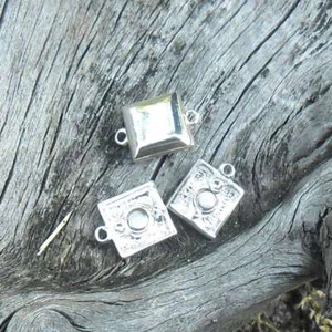 6 fermoirs aimant argenté ( Tarif de liquidation ) - Foto 1 di 1