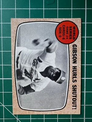 1968 Topps #154 World Series jogo 4 Bob Gibson - Imagem 1 de 2