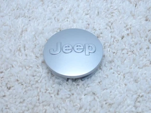 JEEP GLADIATOR / WRANGLER JL OEM WHEEL SILVER CENTER CAP 1LB77TRMAC #2D-9 - Bild 1 von 2