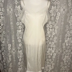 Vintage Fair 42 Bust Semi Sheer Cream Nylon & Scalloped Lace Slip Dress Medium - Picture 1 of 11
