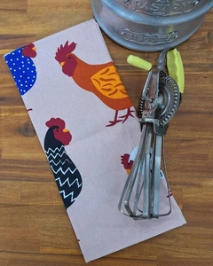 Bright Hens Cotton Kitchen Tea Towel – Farmyard Design - Picture 1 of 2