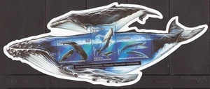 Vanuatu - Ballenas 2001 - Forma de ballena - Hoja de recuerdo de 3 estampillas #787a - Imagen 1 de 1