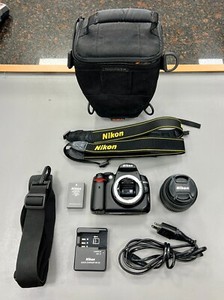 IN GREAT CONDITION NIKON D5000 PROFESSIONAL PHOTOGRAPHY CAMERA + 18-55mm LENS
