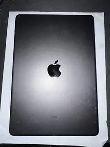 Apple iPad Air (3rd Generation) 64 GB Wi-Fi - Space Grey *READ/DAMAGED SCREEN* - Picture 1 of 6