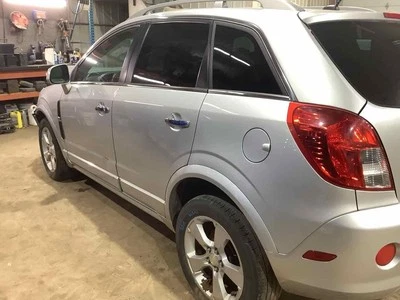 Used Rear Bumper Assembly Rear fits: 2014 Chevrolet Captiva sport LT w/rear park Foto 1 de 4