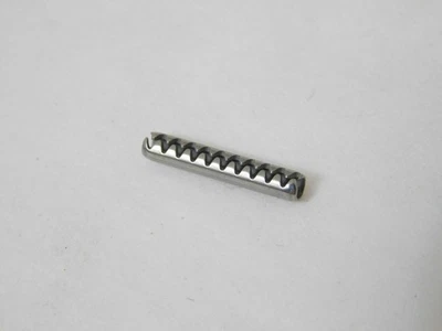 Pasador de montaje de tapa de tanque Kawasaki NOS NUEVO 92043-094 H2 S1 S2 Mach IV Mach III Mach I Foto 1 de 4