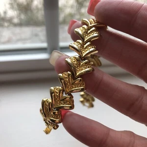 Gold Tone Wheat Chain Bracelet with a Snap Lock Clasp Vintage - Picture 1 of 10