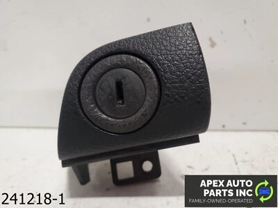 OEM 2008-2010 Infiniti M35 3.5L Glove Box Compartment Push Lock Button - Image 1 of 4