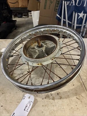 Llanta cónica Dunlop Triumph Bonneville 650 BSA A65 MC270 Tiger 650 de colección Foto 1 de 4