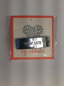 Dije de barra Keep Collective plata NAMASTE, ¡de colección/raro/retirado! - Imagen 1 de 3