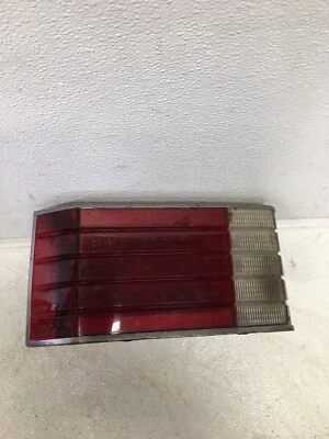 Dodge Omni 1983-1990 genuino de fábrica cola de pasajero luz lámpara lente Mopar Foto 1 de 4