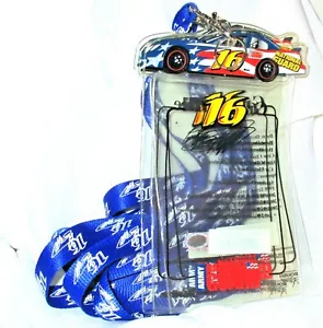 LOTTO 3 PORTABIGLIETTI Nascar Racing nuovi #16 cordini Greg Biffle a forma di auto - Foto 1 di 2