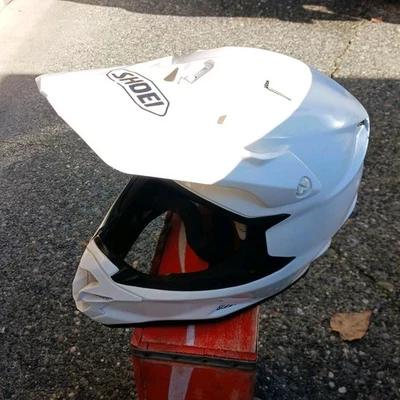 Shoei VFX-W Motorcycle Helmet Size Large White - Image 1 of 4