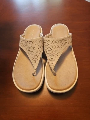 Easy Spirit Women's Rhee Slip-On Thong Sandals, Taupe 10M Flip Flop beige tan - Image 1 of 4