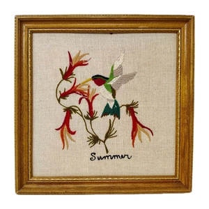 Vintage incorniciato crewel ricamo ESTATE colibrì ago decorazione arte parete 11" - Foto 1 di 9