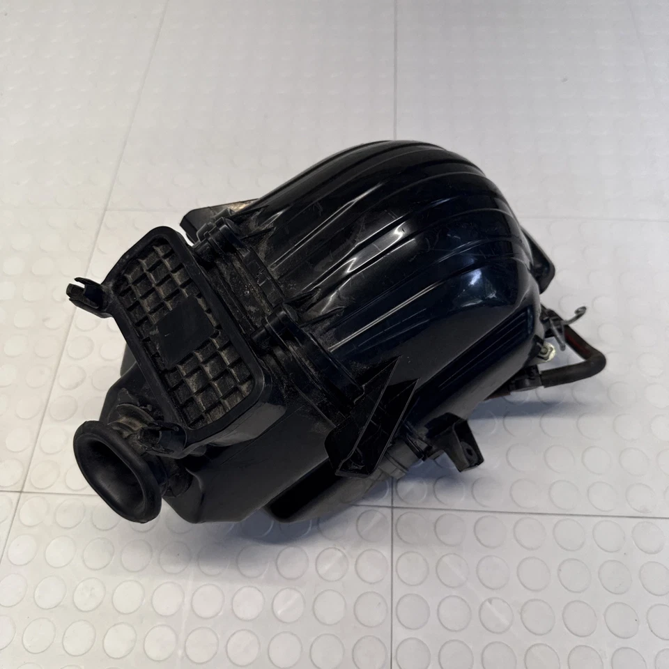 2018 Honda CBR 300r Airbox Air Intake Filter Box OEM USED Good - Изображение 1 из 4