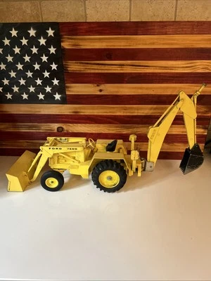 Vintage Ertl 7500 Ford Tractor 34” Long Backhoe Front Loader 1975 Diecast Metal - Image 1 of 4