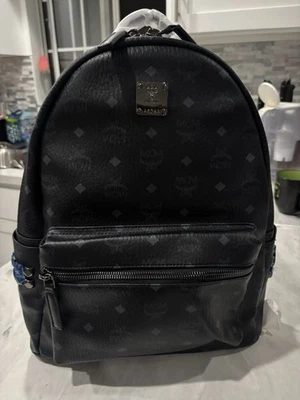 Mochila MCM Stark Visetos - Mediana/Negro Foto 1 de 4