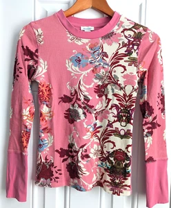 Sundance Thermo T-Shirt Größe XS rosa bunt Paisley Blumen Samtbesatz gebraucht, in einwandfreiem Zustand - Bild 1 von 7