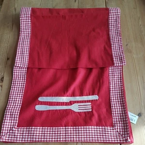 Tischläufer rot 40 x 170 cm, mit rot kariertem Saum und Stickereien - Bild 1 von 2