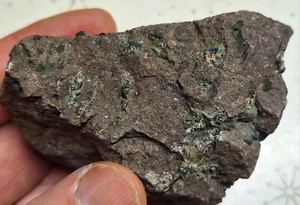 Mineral de cobre - con cobre - basalto amigdaloidal para joyería de cableado lapidario - Imagen 1 de 8