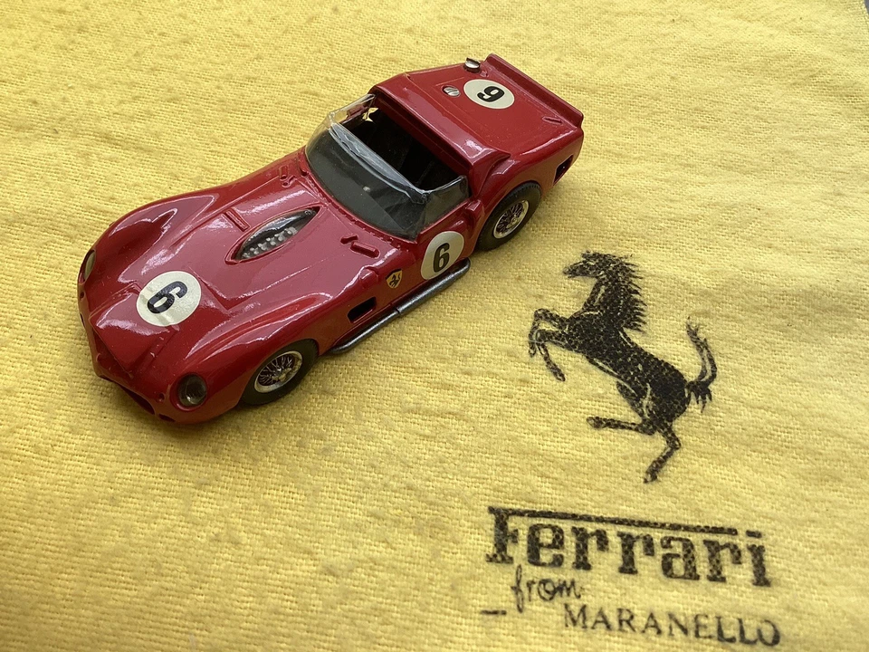 MODELOS OCCIDENTALES: FERRARI 330P Foto 1 de 4