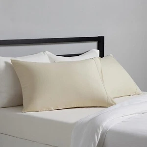 Amazon Basics Standard Pillow Cases Set of 2 - Lightweight 20x30 - Picture 1 of 4