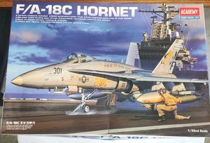 Academy 1/32 F/A-18C Hornet Flugzeug Bausatz 2191 Open Box - Bild 1 von 13