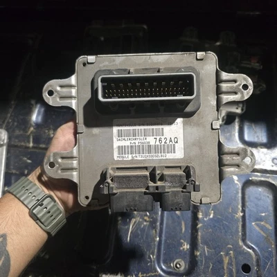 2004-05 Dodge Durango Body Control BCM OEM 56049100AJ módulo  - Imagem 1 de 2