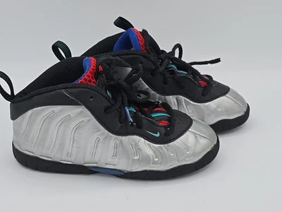 Nike Little Posite Talla 10C Niño Pequeño Uno Metálico Plata Estilo FJ3305-001  Foto 1 de 4