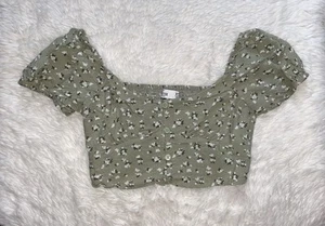 CAMISETA HOLLISTER VERDE SALVIA FLORAL CROP TOP MUJER XS MANGA ABULLONADA FLORES BOHO T - Imagen 1 de 3