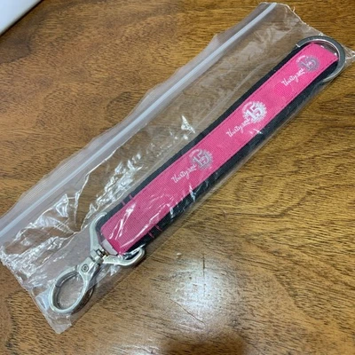 Розовый брелок для ключей Thirty One Hang it up 15 лет б/у в отличном состоянии B3 - Изображение 1 из 4