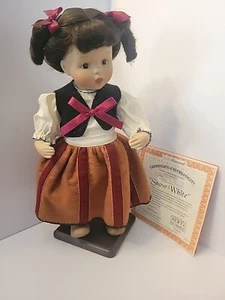 Vintage 2000 Hummel Goebel Doll Porcelain Girl Snow White w/Original Box - Picture 1 of 7