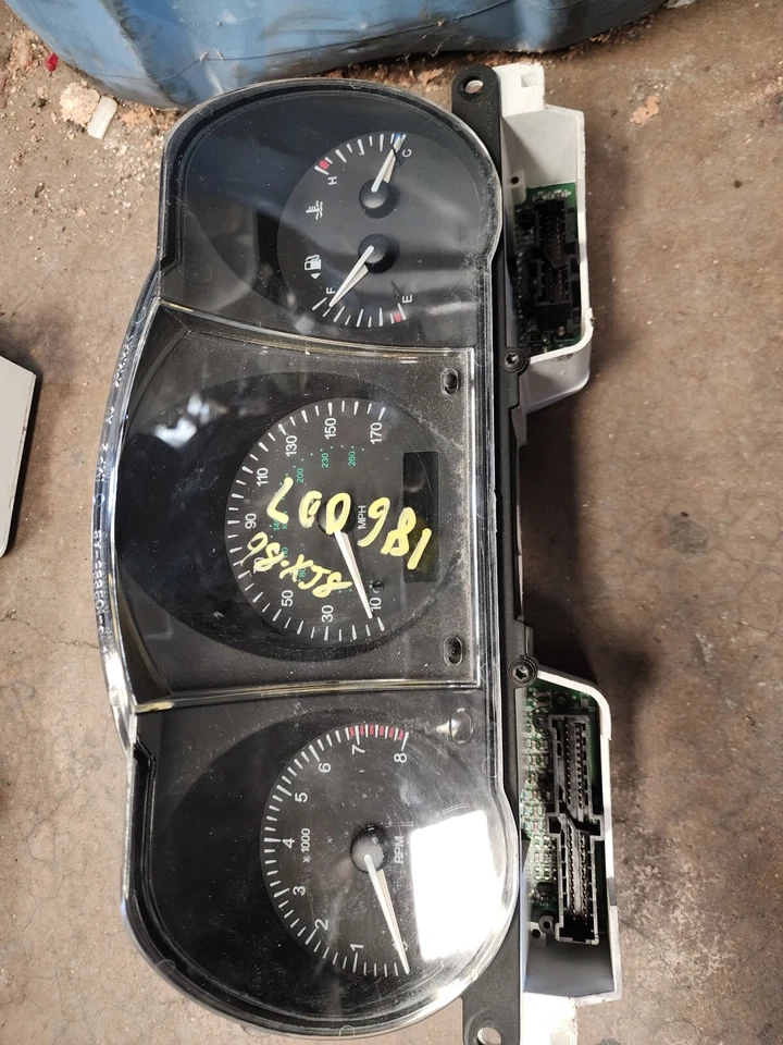 1998 1999 JAGUAR XJ8 XJ SPORT VANDEN PLAS CLUSTER SPEEDOMETER 186K - Image 1 of 1