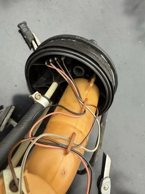 Unidad de envío de combustible Volvo 960 1993-1994 tanque bomba usado Foto 1 de 4