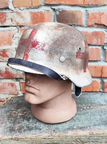 WW2 German original helmet M35. Size 66