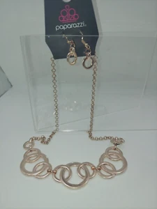 Juego de collar y pendientes dorados Cheerio joyería de paparazzi 17 in nuevo en paquete - Imagen 1 de 3