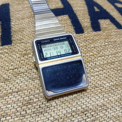 Orologio CASIO DATABANK DBC-610 Joe Odagiri - Immagine 1 di 4