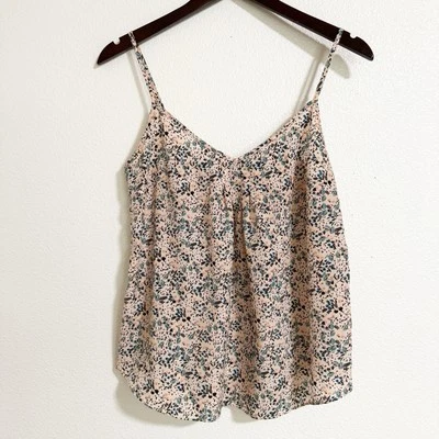 Camiseta sin mangas Aritzia Talula floral plisada rosa talla M Foto 1 de 4