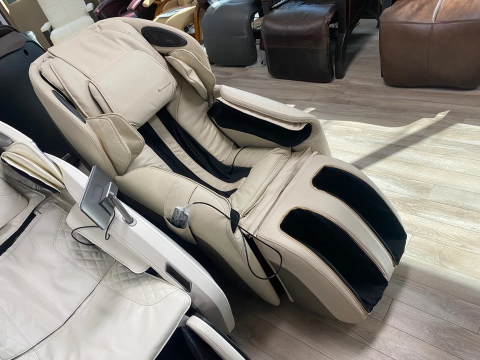 Silla reclinable de masaje de gravedad cero Cream Human Touch Quies + calor lumbar doble Foto 1 de 4