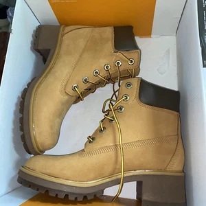 Timberland Kinsley 6-inch Waterproof Boots in Color Wheat Nubuck Size 7.5 - Picture 1 of 15