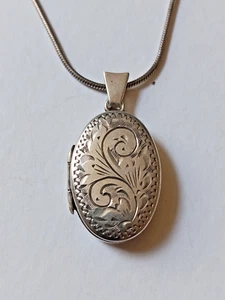 Sterling Silver 925 Vintage 1957 Necklace & Locket Pendant in new box - Picture 1 of 7