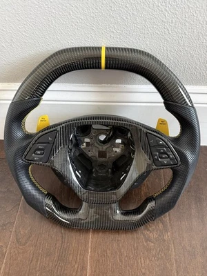 Volante de fibra de carbono real Chevrolet Corvette C7 2014-2019 puntada amarilla Foto 1 de 4